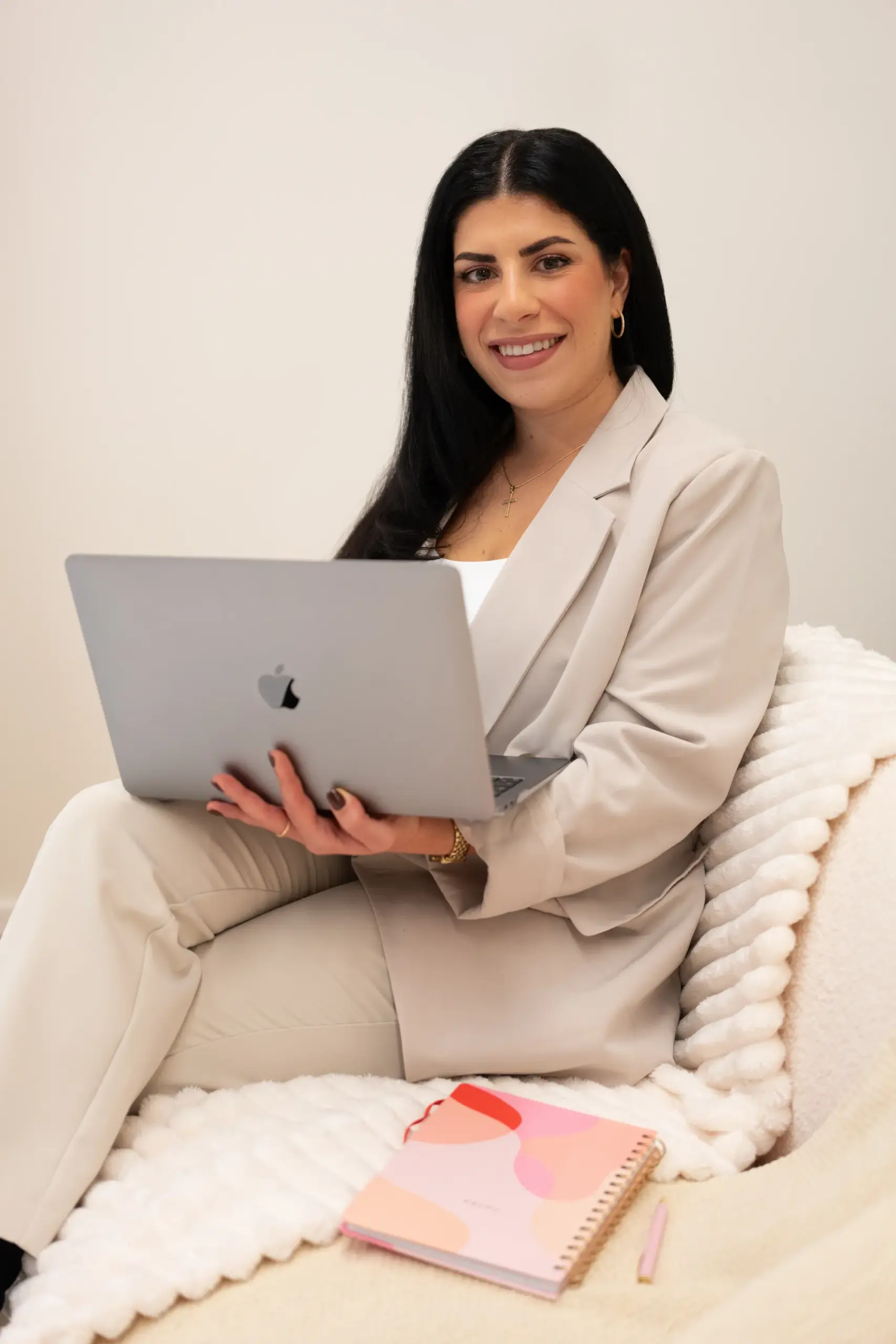 Chantal Akgün, psychologische Beraterin für Stressbewältigung und Burnout-Prävention